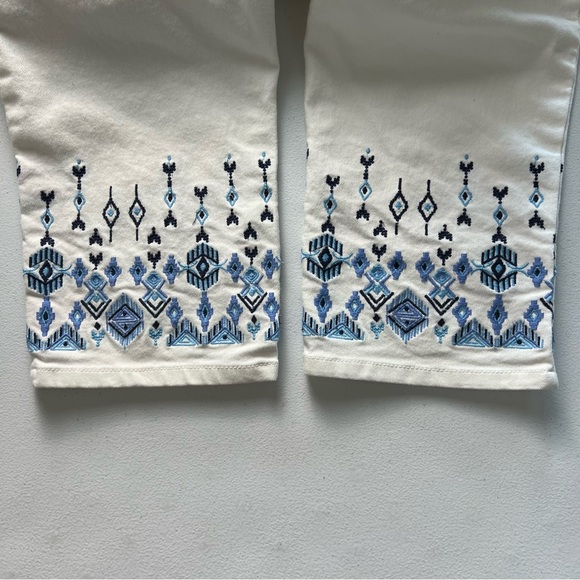 Jessica London 18W White Jeans Blue Boho Embroidered Hem Stretch Straight Leg - Picture 3 of 10
